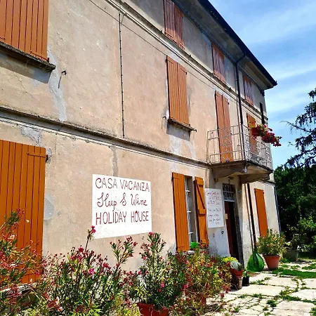 Casa Nei Vigneti Sleep & Wine San Damiano al Colle